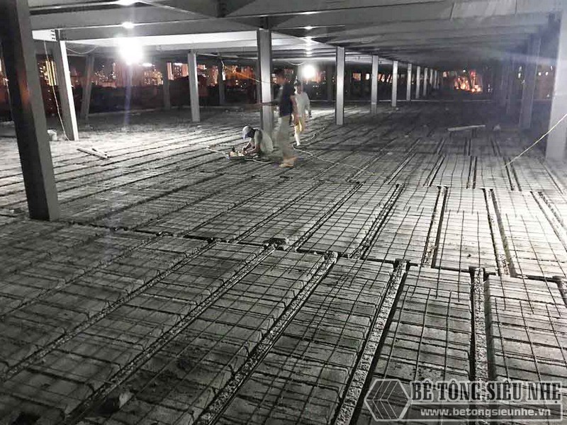 Thi công hệ khung thép và sàn bê tông nhẹ làm trung tâm thương mại tại Đông Anh, Hà Nội - 02