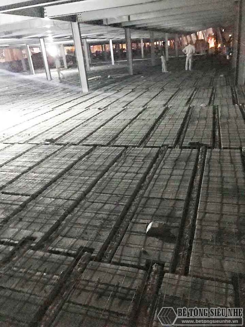 Thi công hệ khung thép và sàn bê tông nhẹ làm trung tâm thương mại tại Đông Anh, Hà Nội - 03