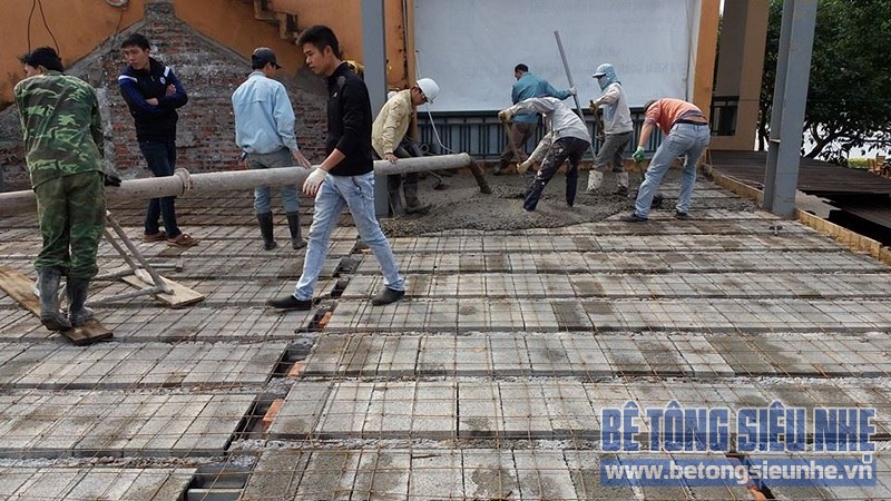 Thi công nhà khung thép 2 tầng kết hợp sàn bê tông nhẹ công trình Tản Đà Resort 