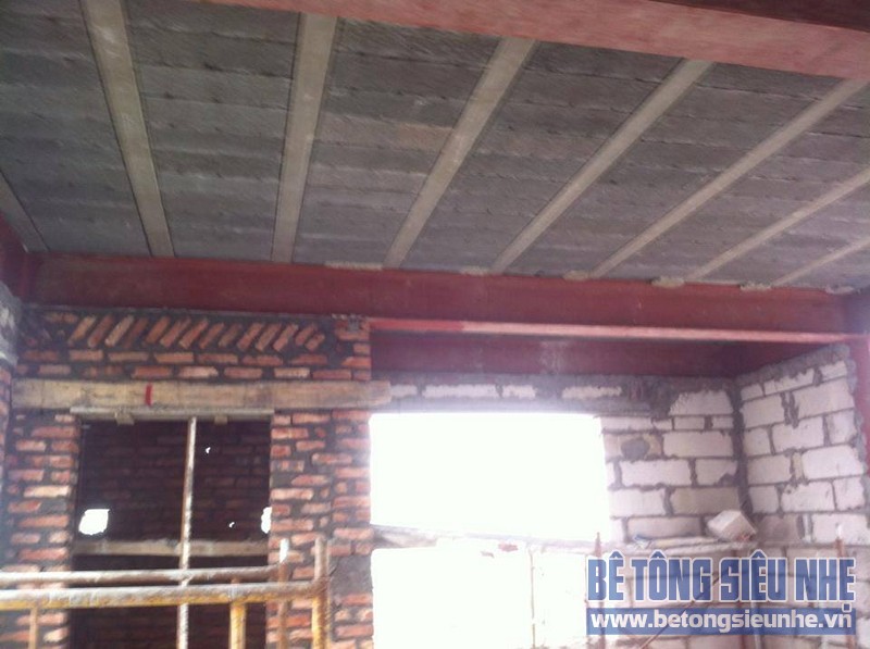 Thi công cải tạo nhà bằng việt liệu nhẹ: nhà thép tiền chế kết hợp sàn bê tông siêu nhẹ nhà anh Nam