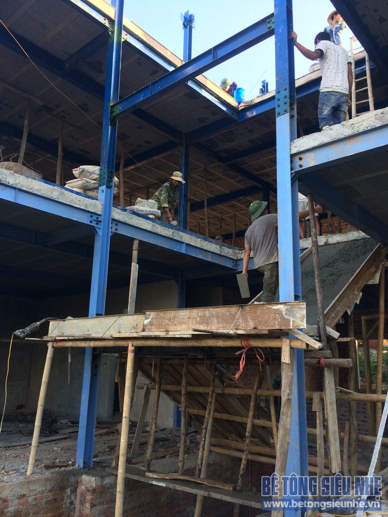 Công tác thi công nhà khung thép, sàn bê tông nhẹ khách sạn Hồ Núi Đính (Ninh Bình) P6
