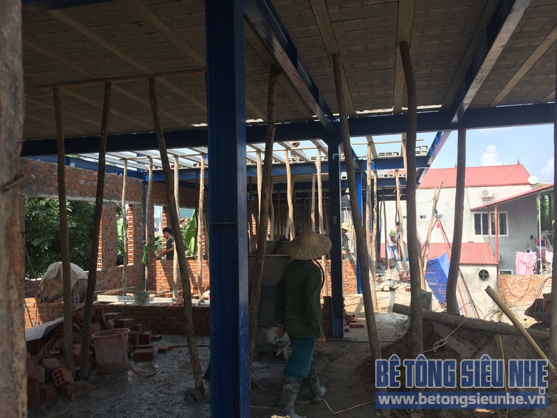 Công tác thi công nhà khung thép, sàn bê tông nhẹ khách sạn Hồ Núi Đính (Ninh Bình) P4
