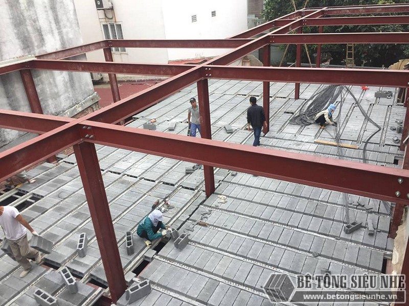 Dựng nhà khung thép đổ trần sàn bê tông nhẹ lắp ghép nhà xưởng ở Bắc Ninh