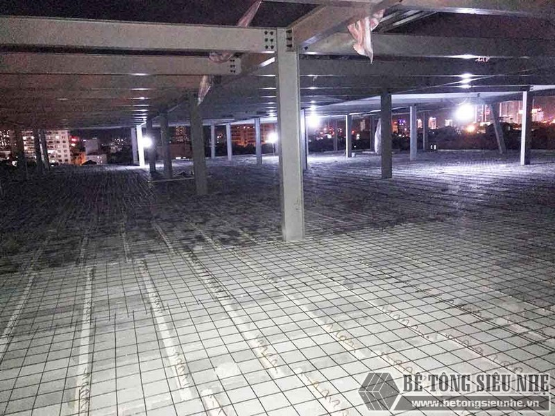 Thi công hệ khung thép và sàn bê tông nhẹ làm trung tâm thương mại tại Đông Anh, Hà Nội - 01