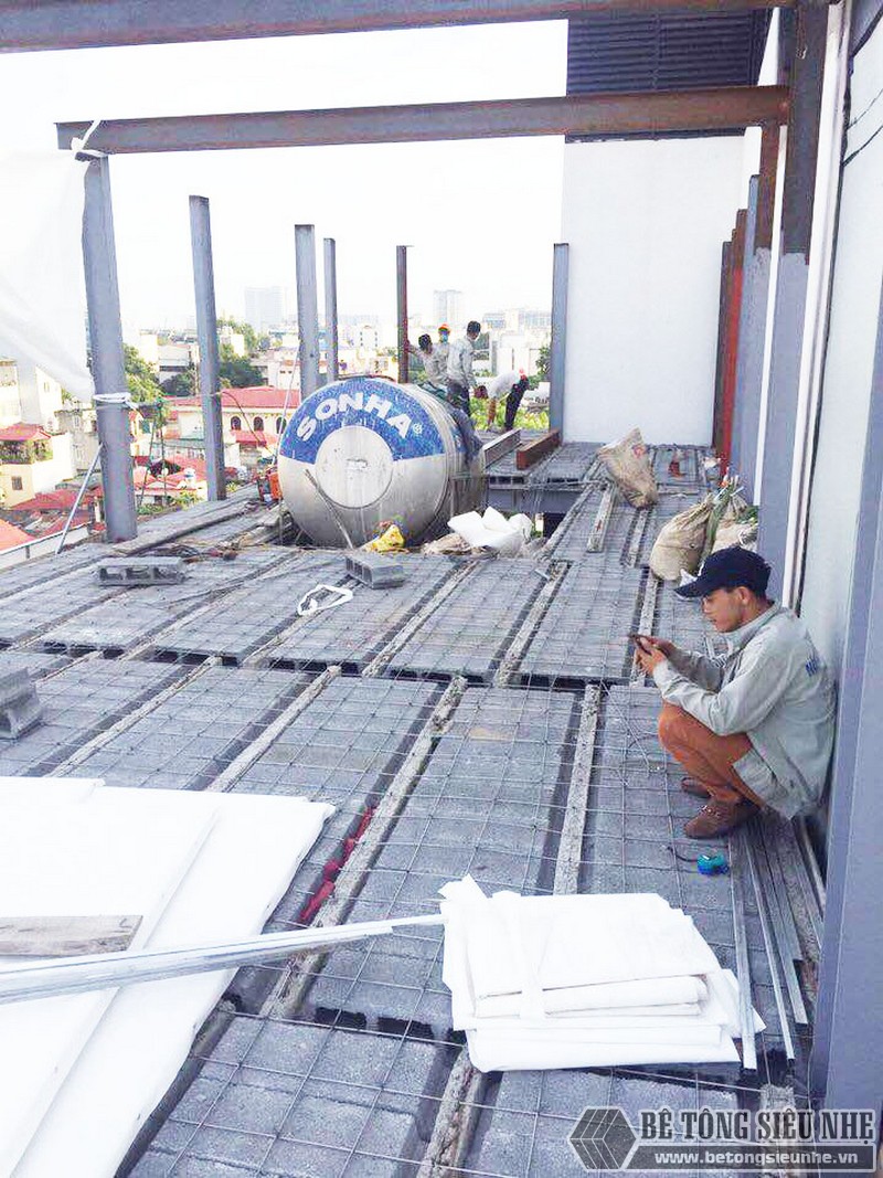 Làm nhà khung thép, sàn bê tông siêu nhẹ cho công trình 5 tầng tại Tây Hồ, Hà Nội - 03