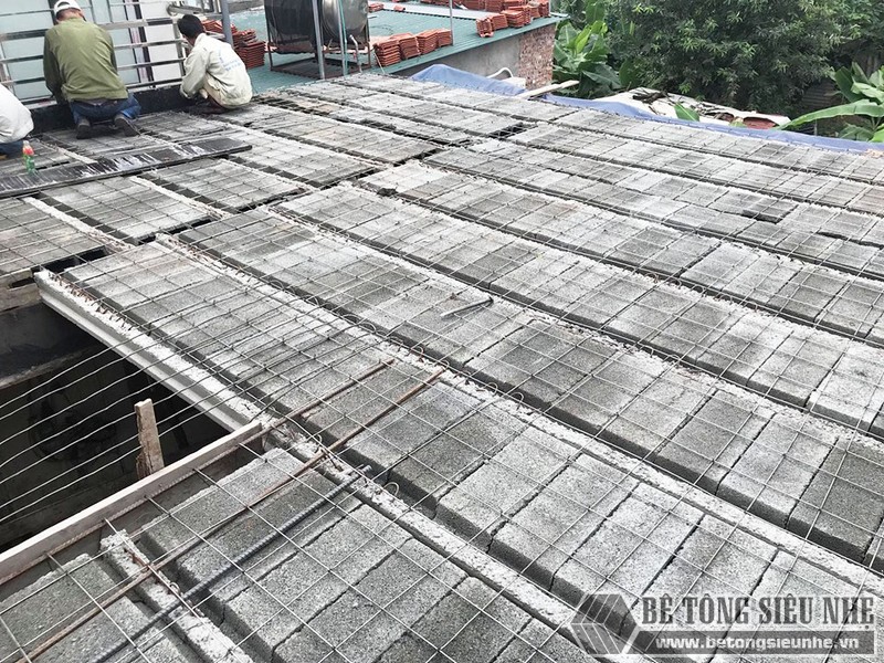 Thi công bê tông siêu nhẹ để nâng tầng cho nhà anh Hoặc, Mê Linh, Hà Nội - 04