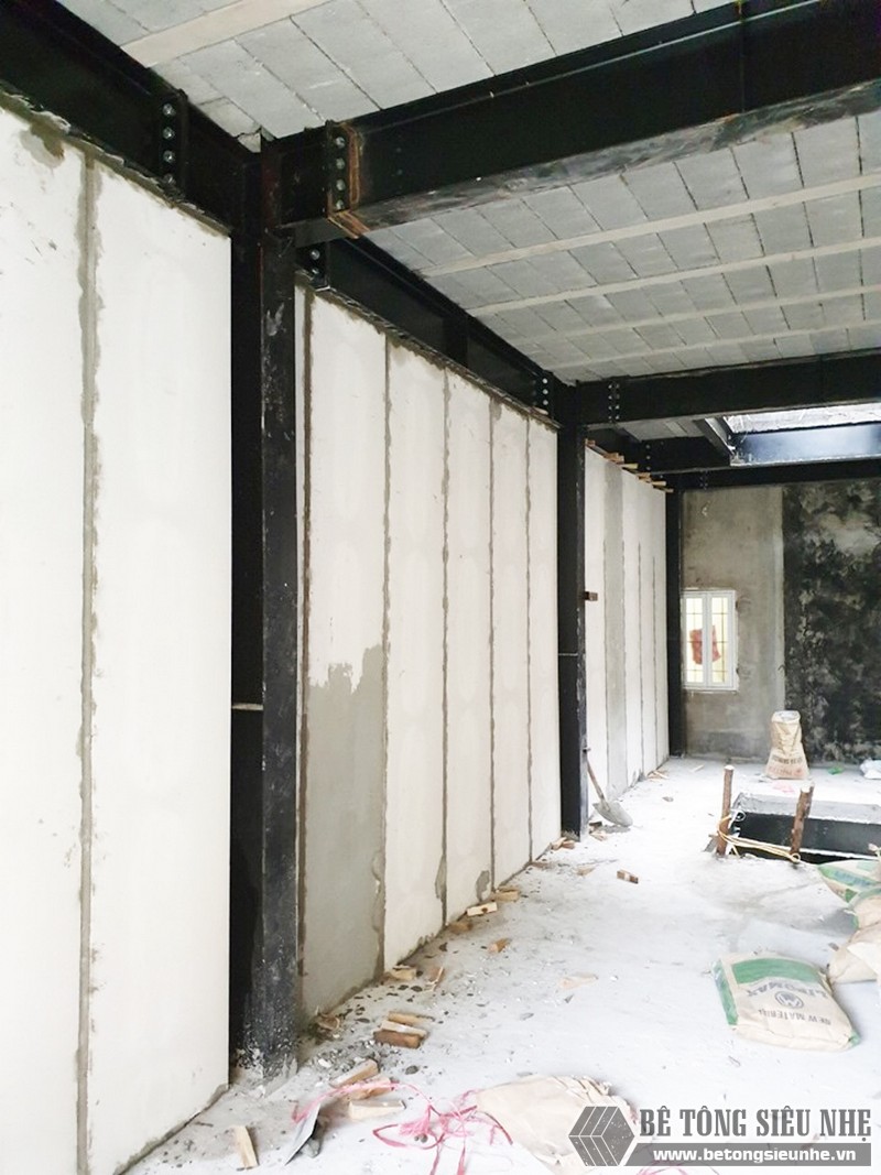 Tấm tường bê tông nhẹ kết hợp nhà khung thép và sàn bê tông siêu nhẹ