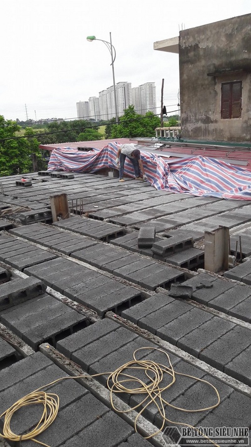 Lắp ghép sàn bê tông siêu nhẹ tại nhà anh Thư ở Ứng Hòa, Hà Nội