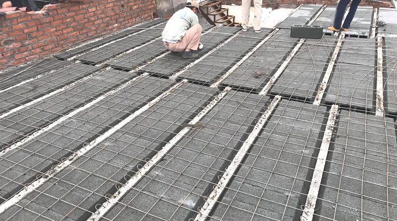 Bề mặt sàn bê tông nhẹ sau khi đan cốt thép