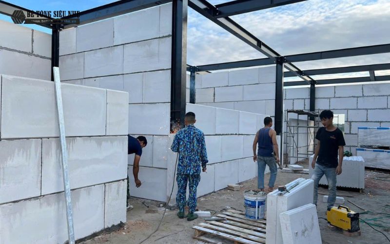 Thi công tấm bê tông nhẹ Thi công tấm bê tông nhẹ
