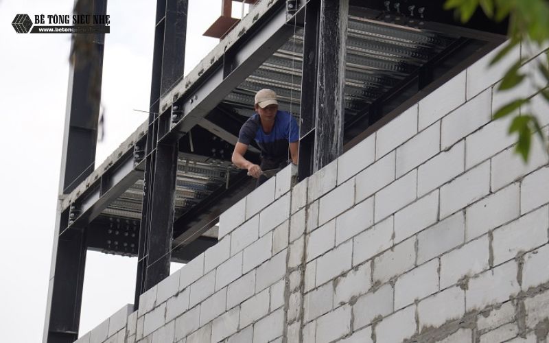 Ứng dụng thực tế của tấm bê tông siêu nhẹ trong xây dựng