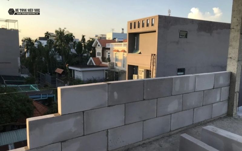 Các yếu tố ảnh hưởng đến khối lượng riêng gạch AAC