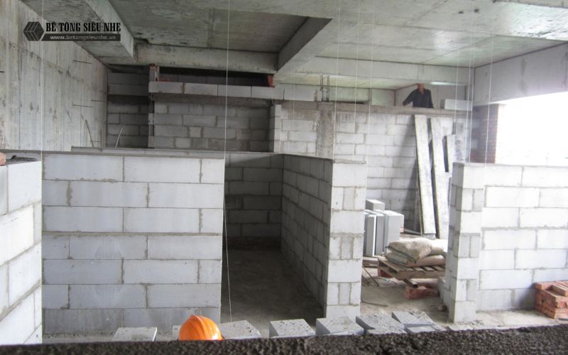 vật liệu và dụng cụ trước khi xây tường bằng gạch AAC